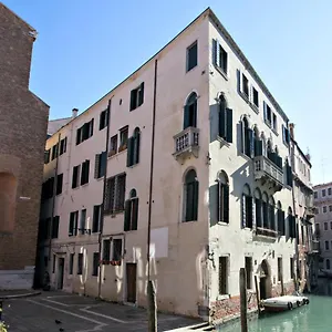 Ca' Foscolo 2* Venetië